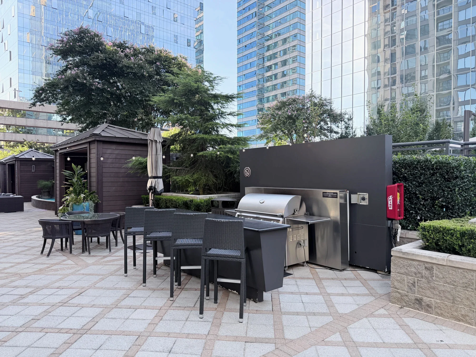 Outdoor Grill Deck and Summer Kitchen